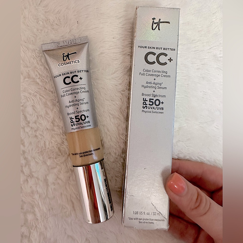 New In Box IT Cosmetics CC Correction Cream : Shade - Light